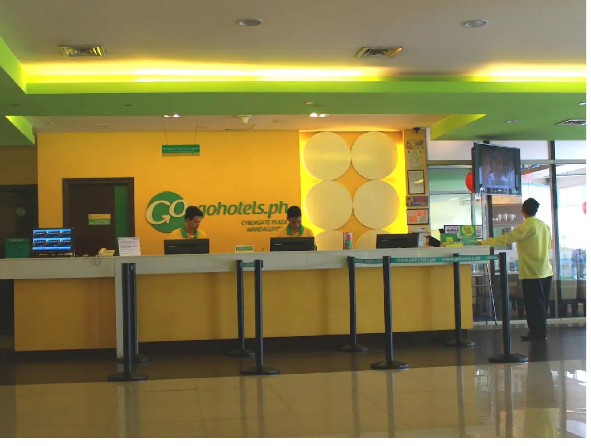 Go Hotels Plus Mandaluyong Bagian luar foto