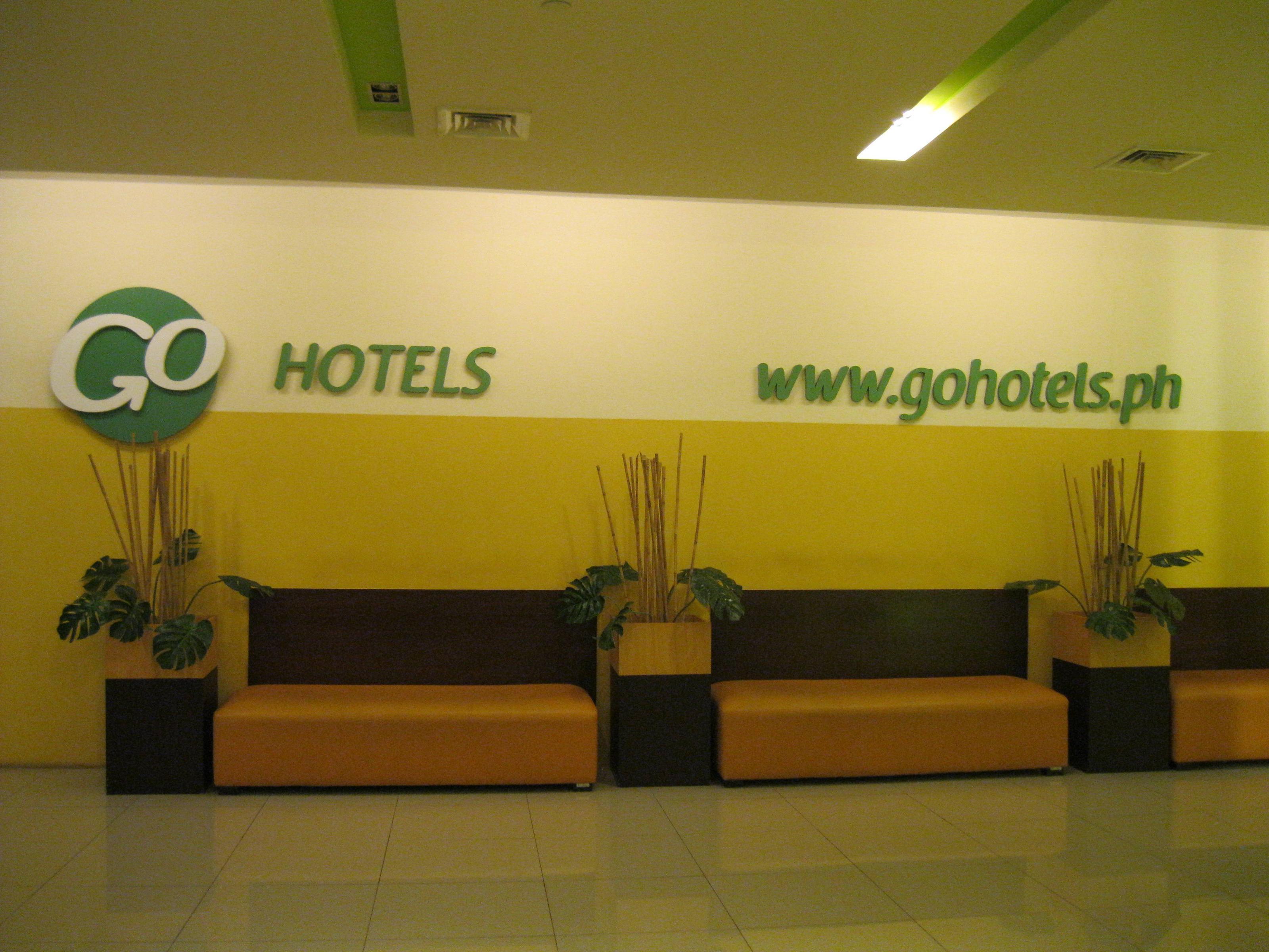 Go Hotels Plus Mandaluyong Bagian luar foto