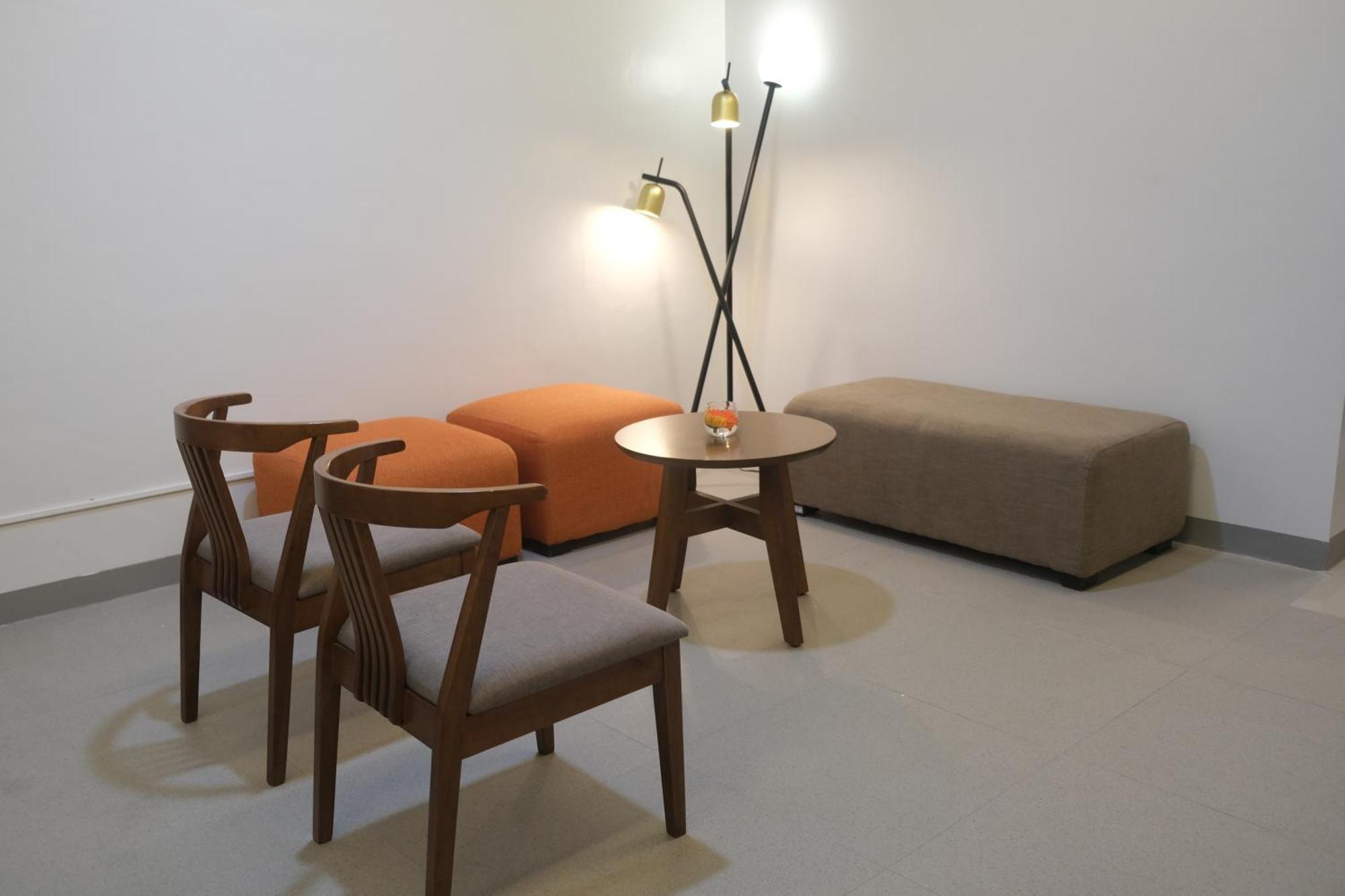 Go Hotels Plus Mandaluyong Bagian luar foto