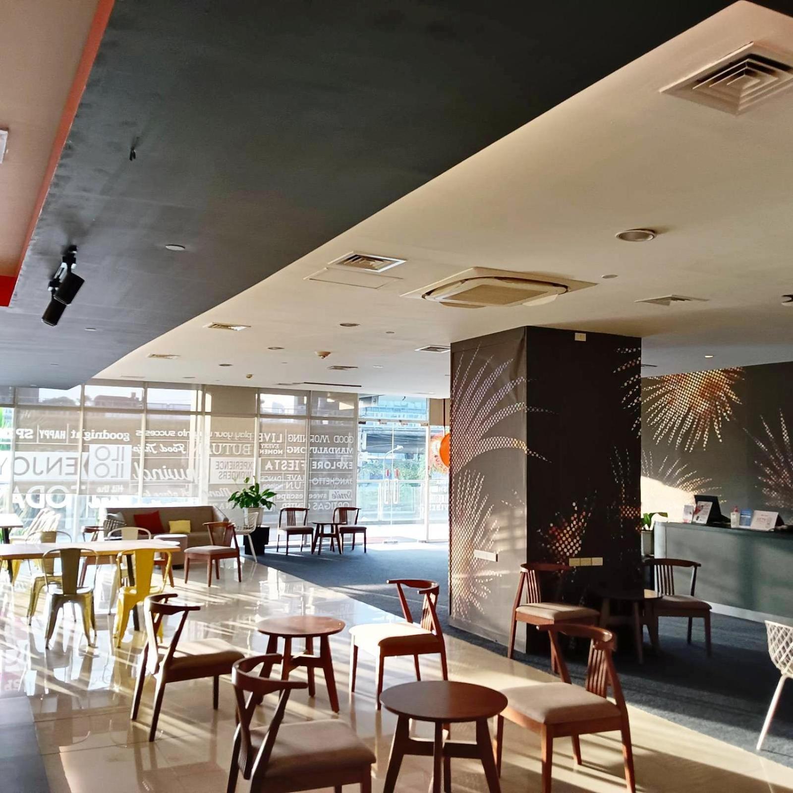 Go Hotels Plus Mandaluyong Bagian luar foto