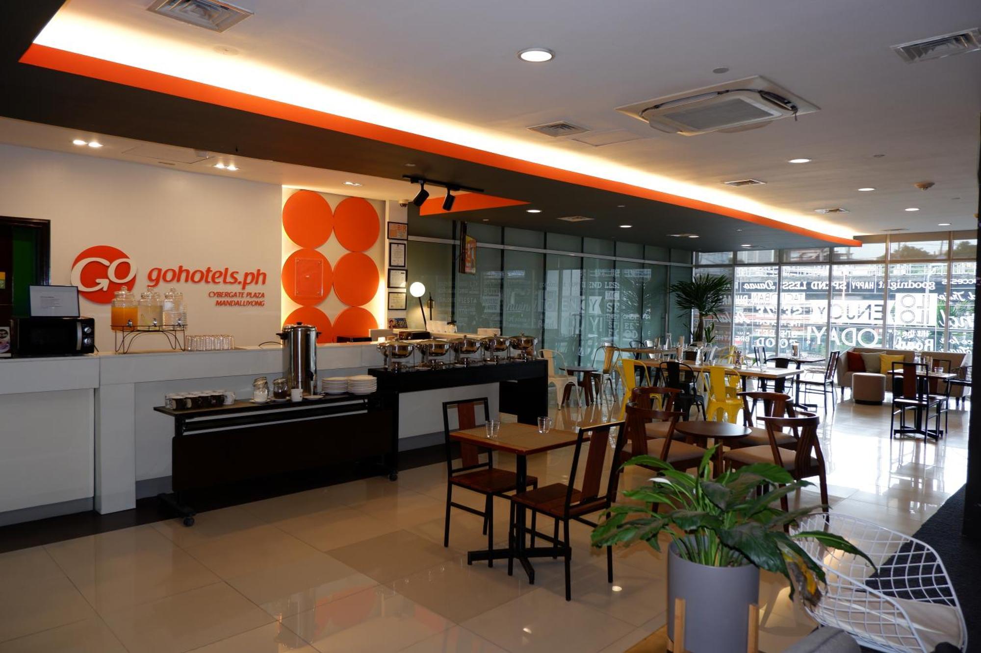 Go Hotels Plus Mandaluyong Bagian luar foto
