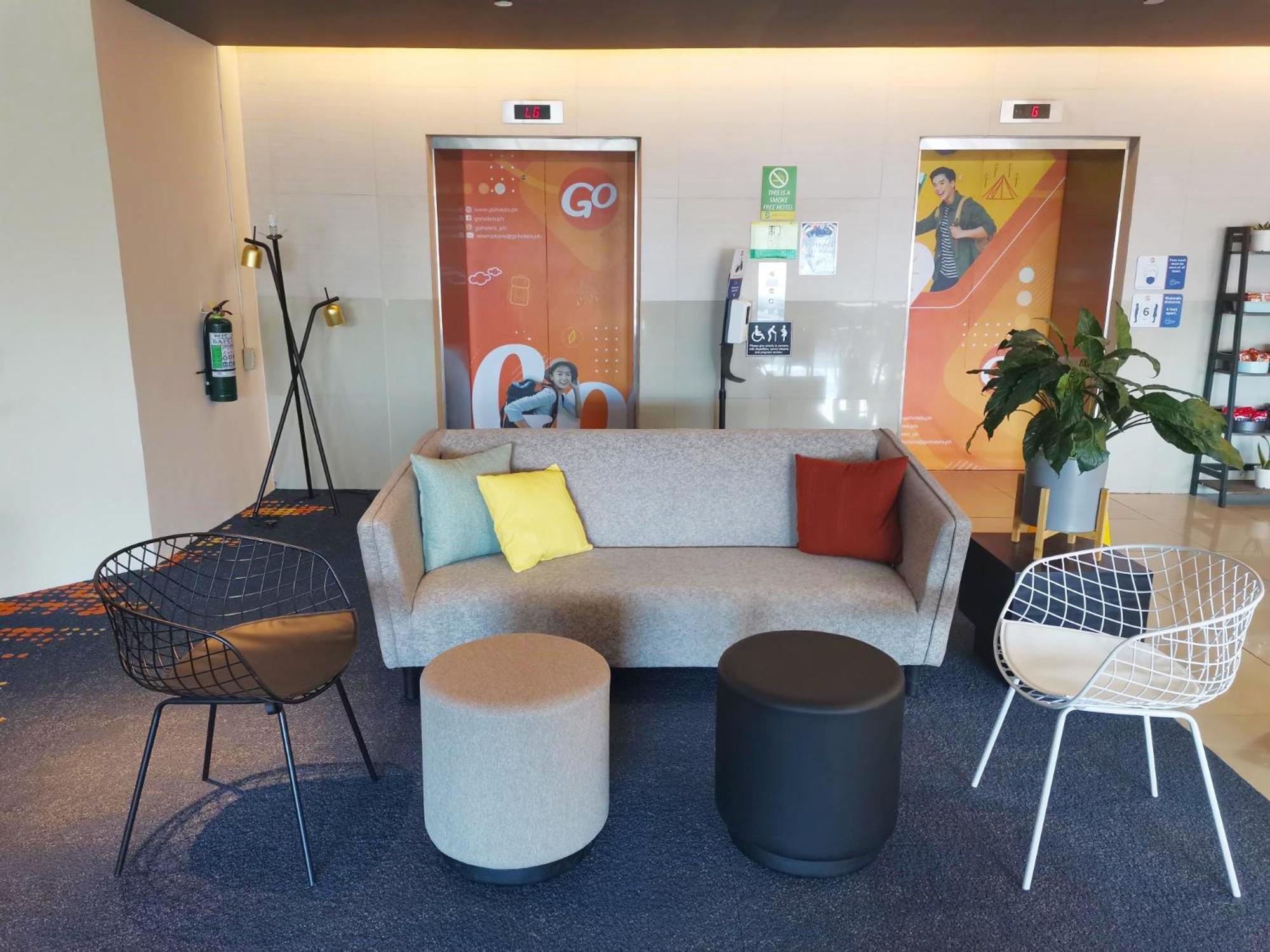 Go Hotels Plus Mandaluyong Bagian luar foto
