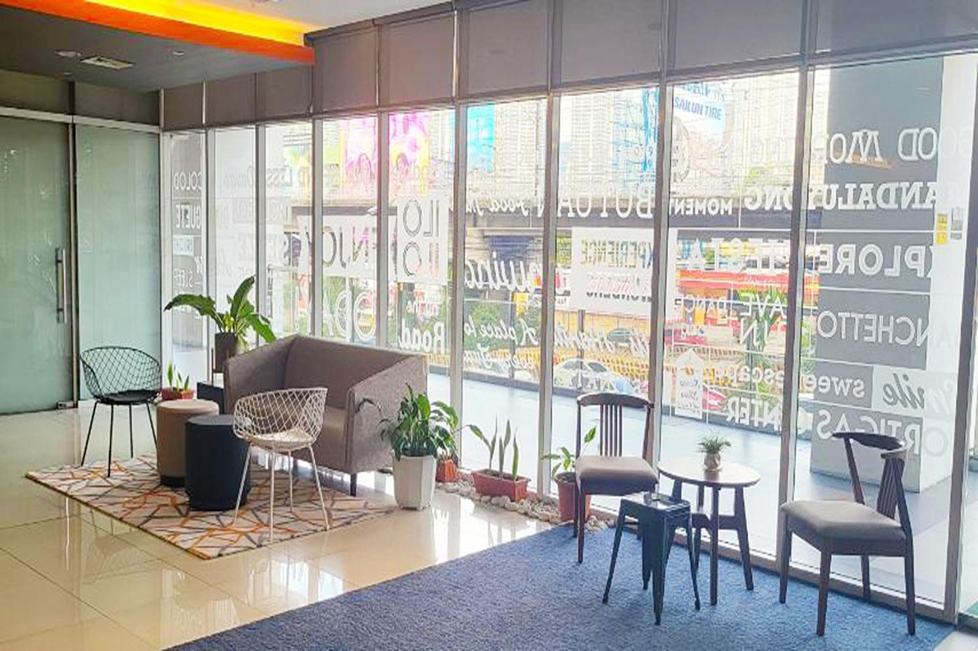 Go Hotels Plus Mandaluyong Bagian luar foto