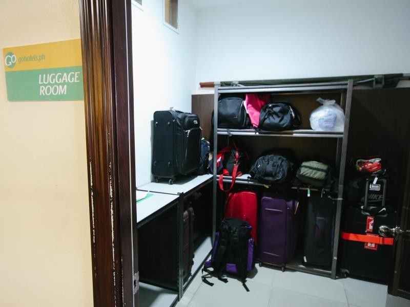 Go Hotels Plus Mandaluyong Bagian luar foto