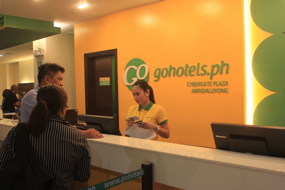 Go Hotels Plus Mandaluyong Bagian luar foto