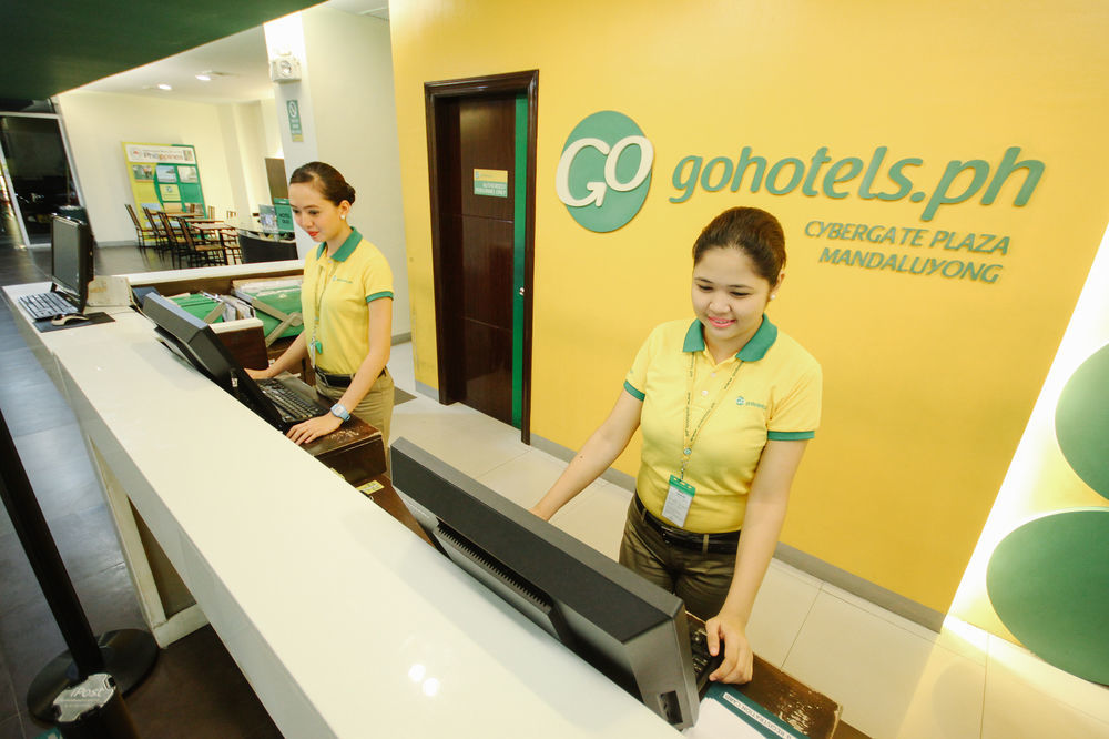 Go Hotels Plus Mandaluyong Bagian luar foto